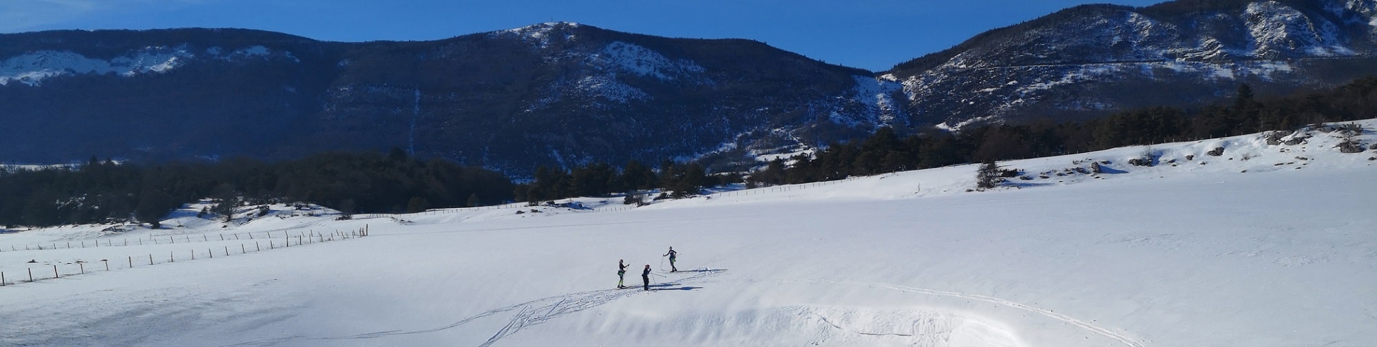skieurs-plaine-vassieux