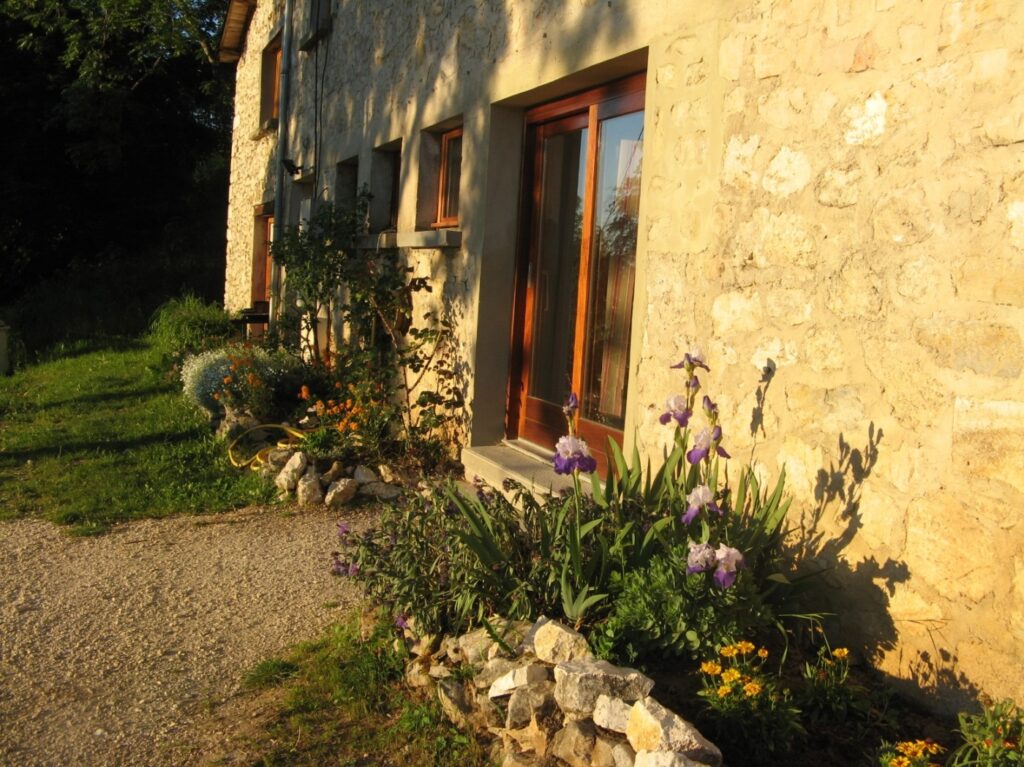 Entrée de la Ferme soleil du soir